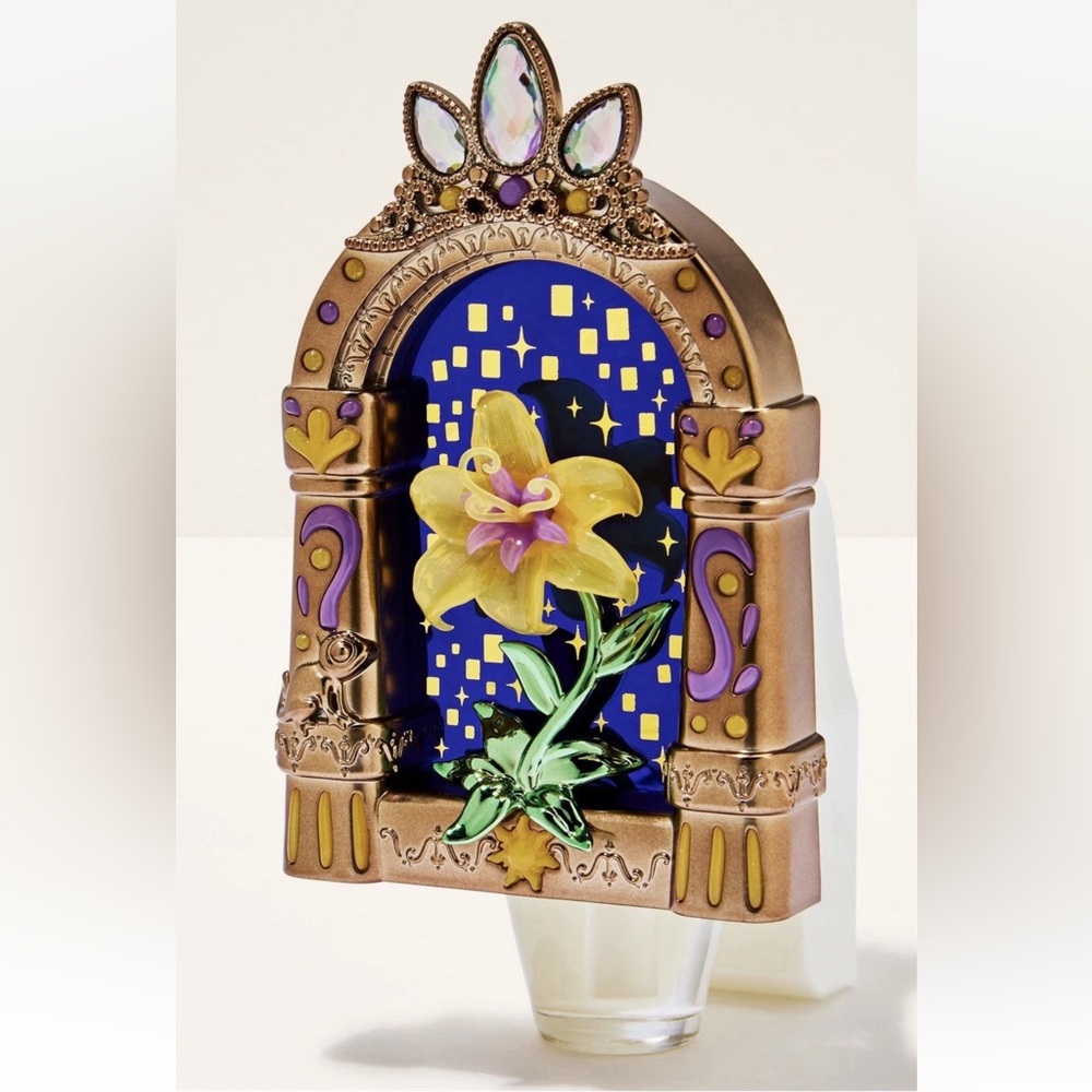 Bath & Body Works Rapunzel
Wallflower Night Light NWT Limited Edition